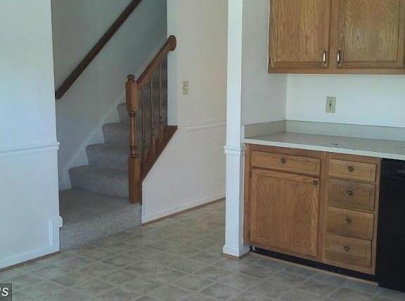 3rd image of 106 Sterling Ct