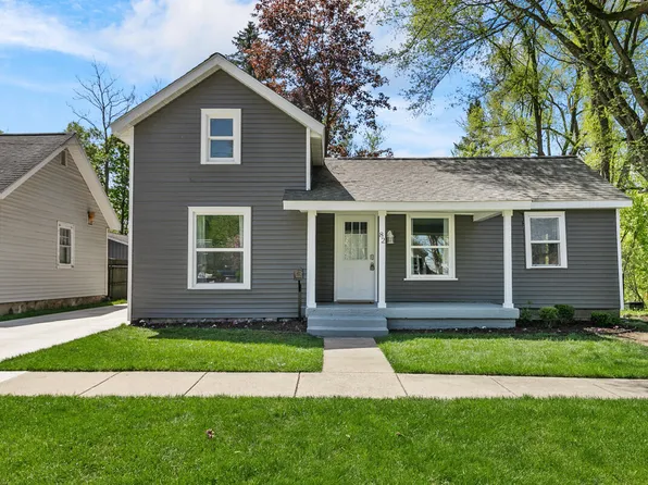 82 Grove St, Sparta, MI 49345