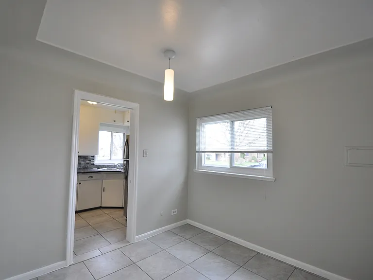 2525 Olive St — Photo 10