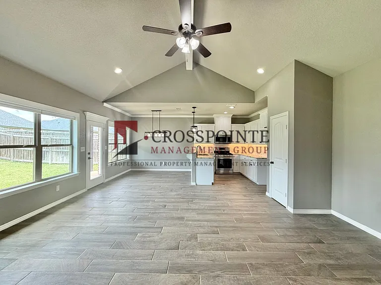 332 Kingdom Blvd — Photo 3