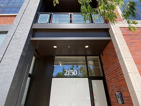 3rd image of 4807 N Leavitt St #5
