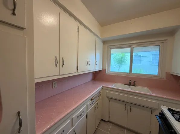 2010 N Verdugo Rd #5, Glendale, CA 91208