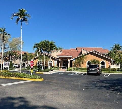 4th image of 8871 Wiles Road #201