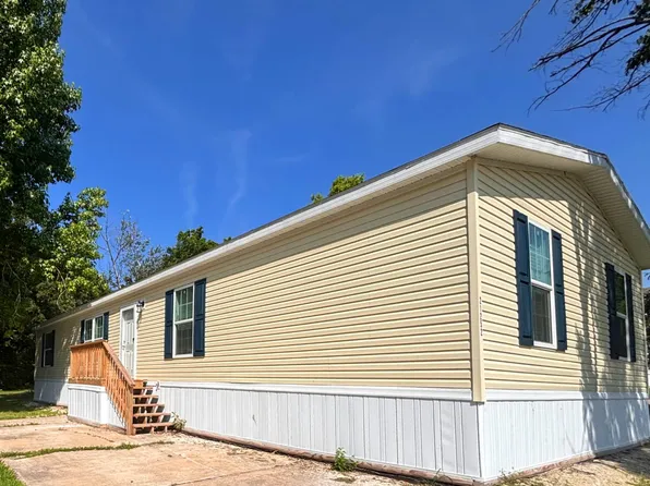 21252 Walnut Ct #138, Warrenton, MO 63383