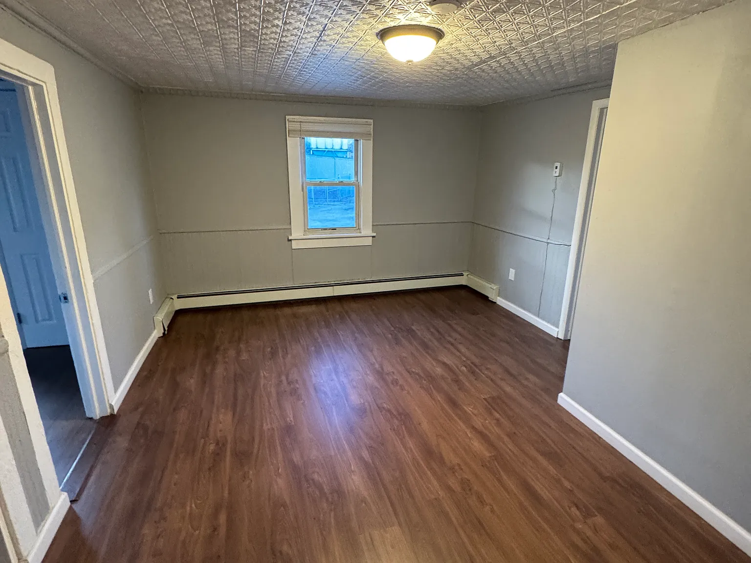 11 Railroad Ave — Photo 4