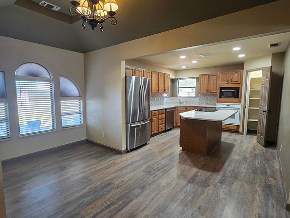 3rd image of 514 Mission Arch Dr