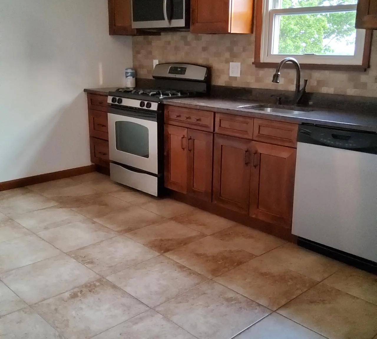 268 Lafayette Ave — Photo 2