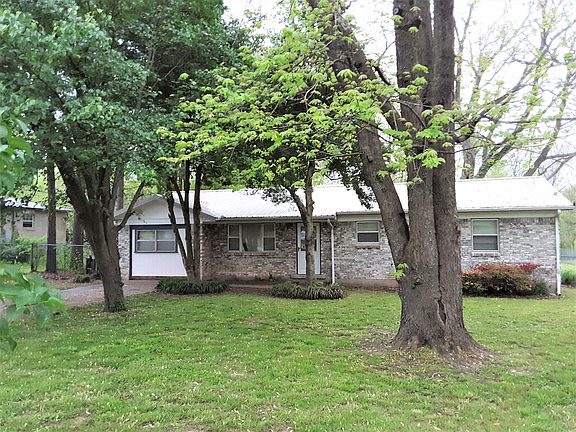 2nd image of 1210 S Lake Sequoyah Dr