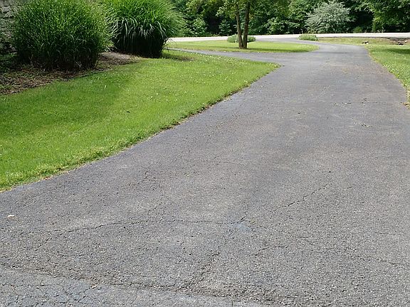 3rd image of 1896 Wildwood Dr