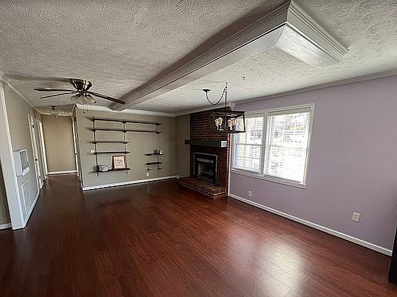 4th image of 305 Plano Dr