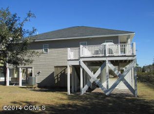 101 Decoy Dr, Harkers Island, NC 28531