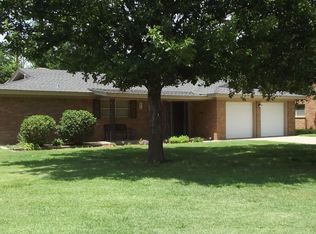 1403 Zephyr St, Plainview, TX 79072