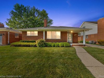 20030 Edmunton St, Saint Clair Shores, MI, 48080