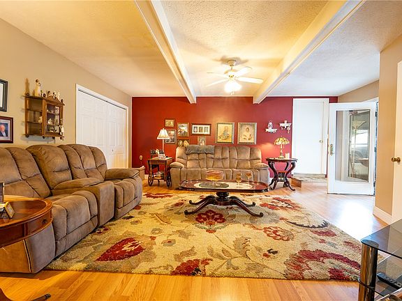 4th image of 531 Leech Ave
