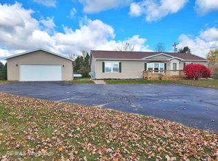 214 W Pinconning Rd, Pinconning, MI 48650
