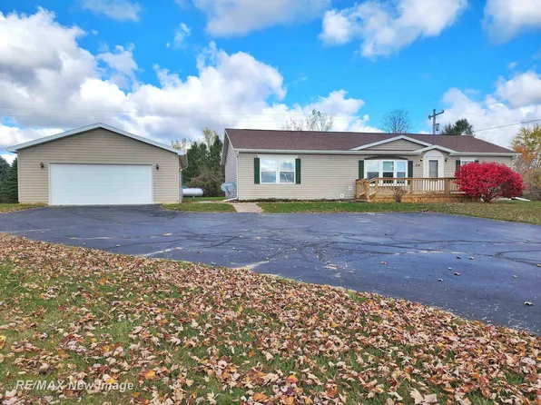 214 W Pinconning Rd, Pinconning, MI 48650