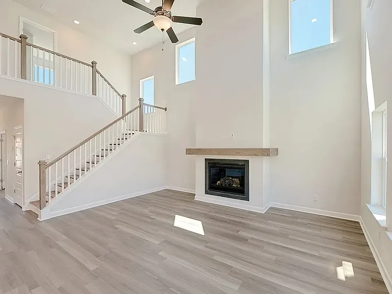 2672 Verona Ln — Photo 8