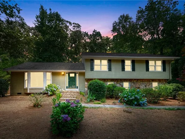 4569 Pond Ln, Marietta, GA 30062