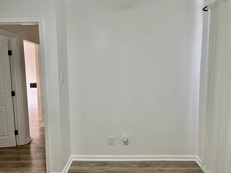 Room 1 with Closet