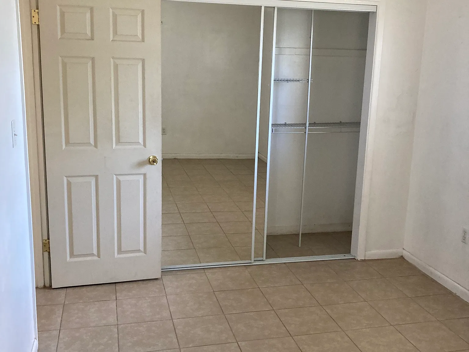 3 bed, 1150 sqft, $1,700 — Photo 3