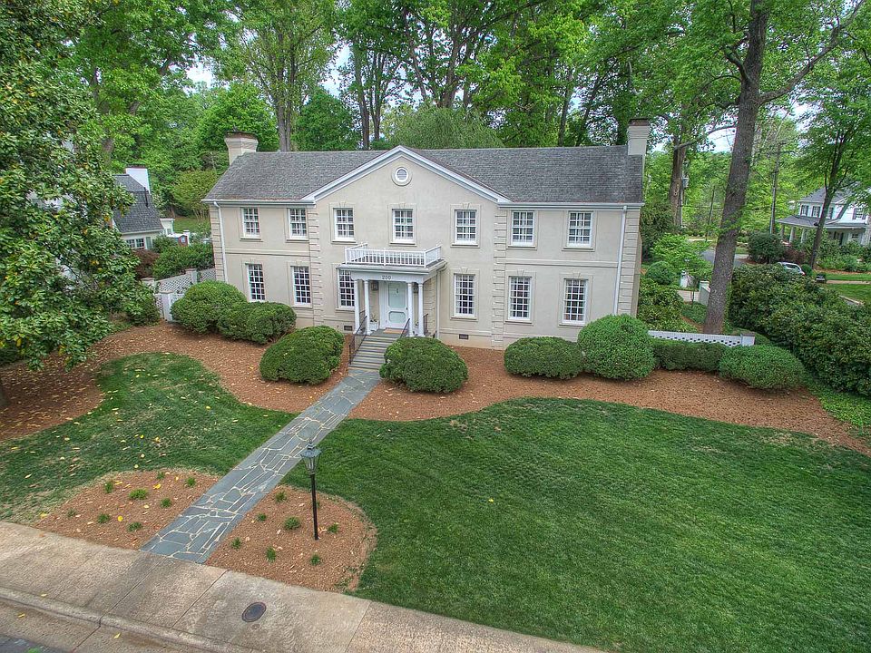 1st image of 200 Irving Pl