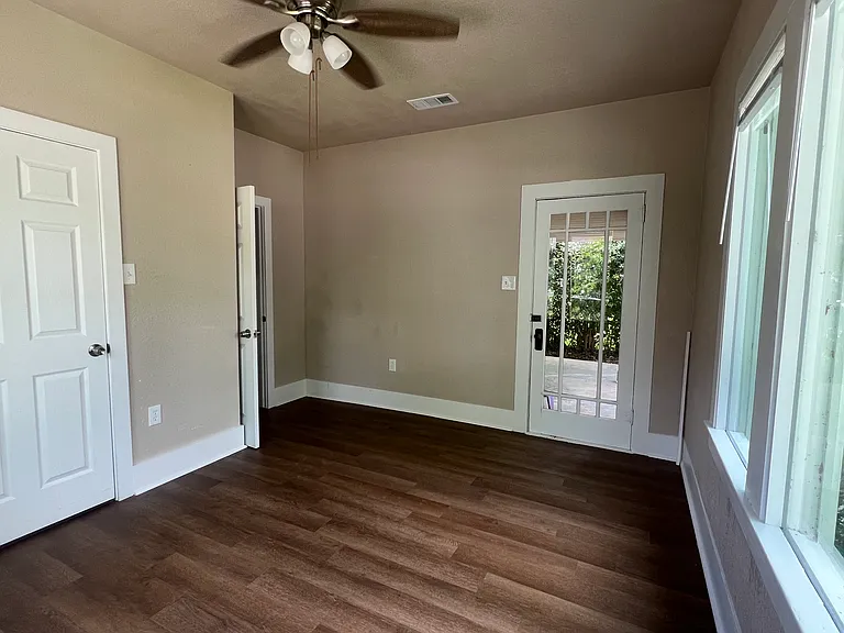 1709 Durham Ave — Photo 9