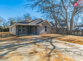 886 Sabine Ave, Cleburne, TX 76031