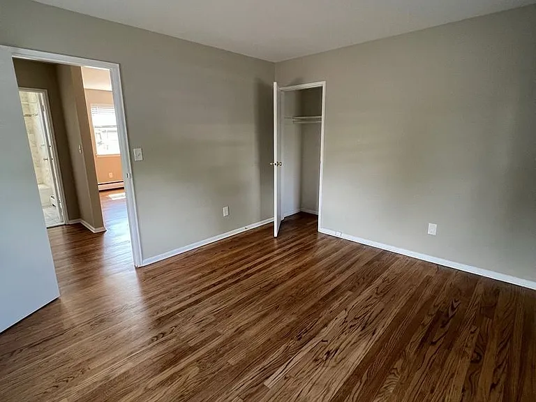 303 Plainfield Ave — Photo 10