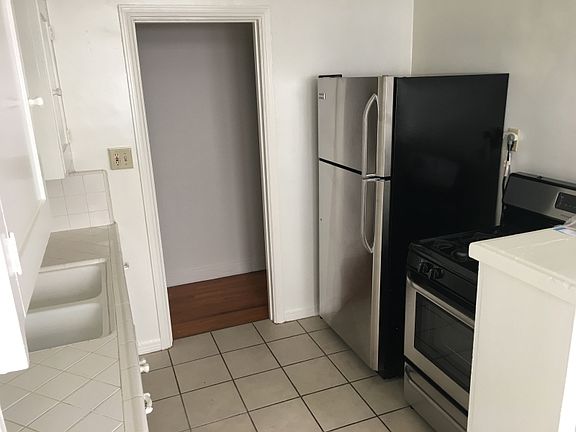 3rd image of 626 S Cochran Ave APT 10