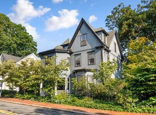 74 Buckingham St #A, Cambridge, MA 02138