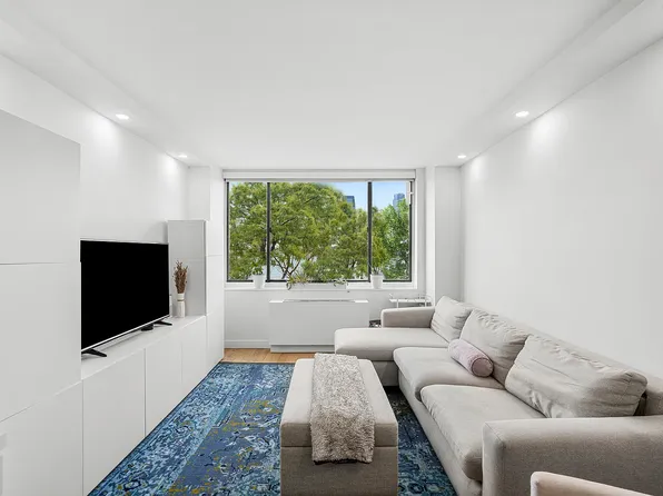 377 Rector Pl APT 6C, New York, NY 10280