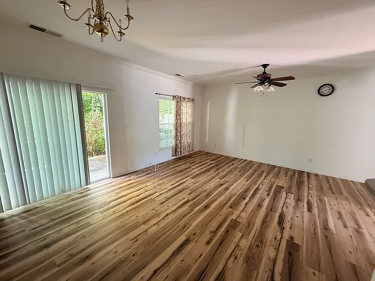 8742 Appledale Dr — Photo 11