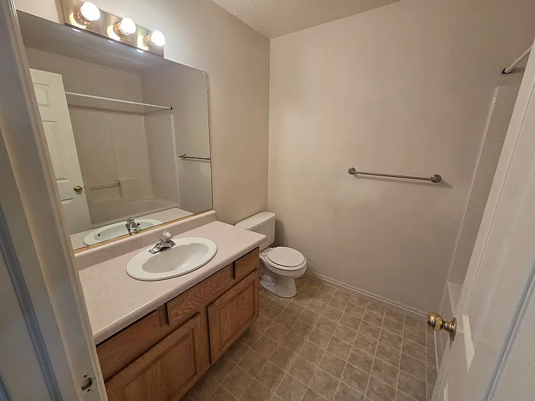 165 N 300 E — Photo 4