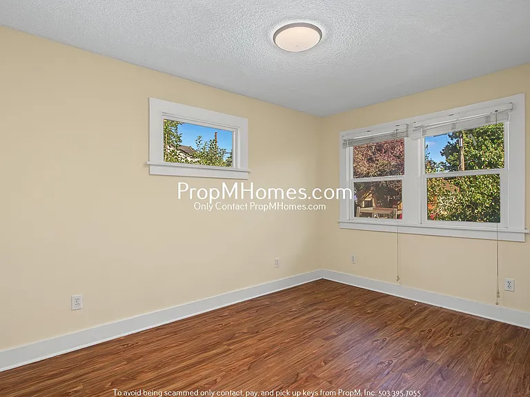 9038 NE Humboldt St — Photo 11