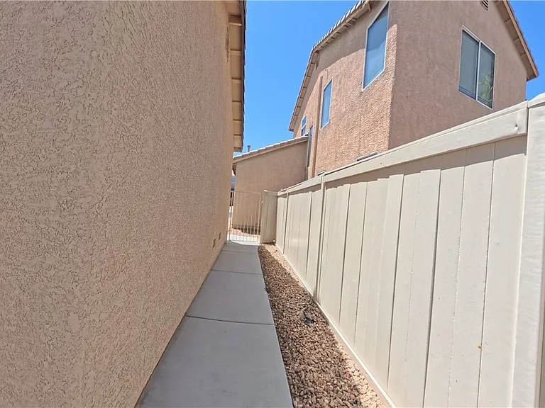 7776 Littondale St — Photo 39