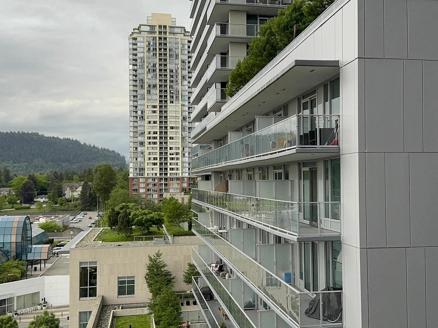 2 bed, 826 sqft, $3,000 — Photo 3