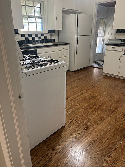 2nd image of 2252 S Delaware Ct