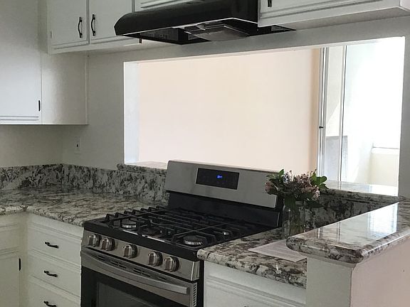 5th image of 90 N Michigan Ave APT 206