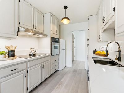 245 Montecito Ave APT 203, Oakland, CA, 94610