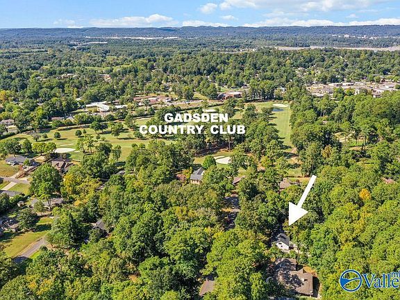 4th image of 204 Claremont Dr