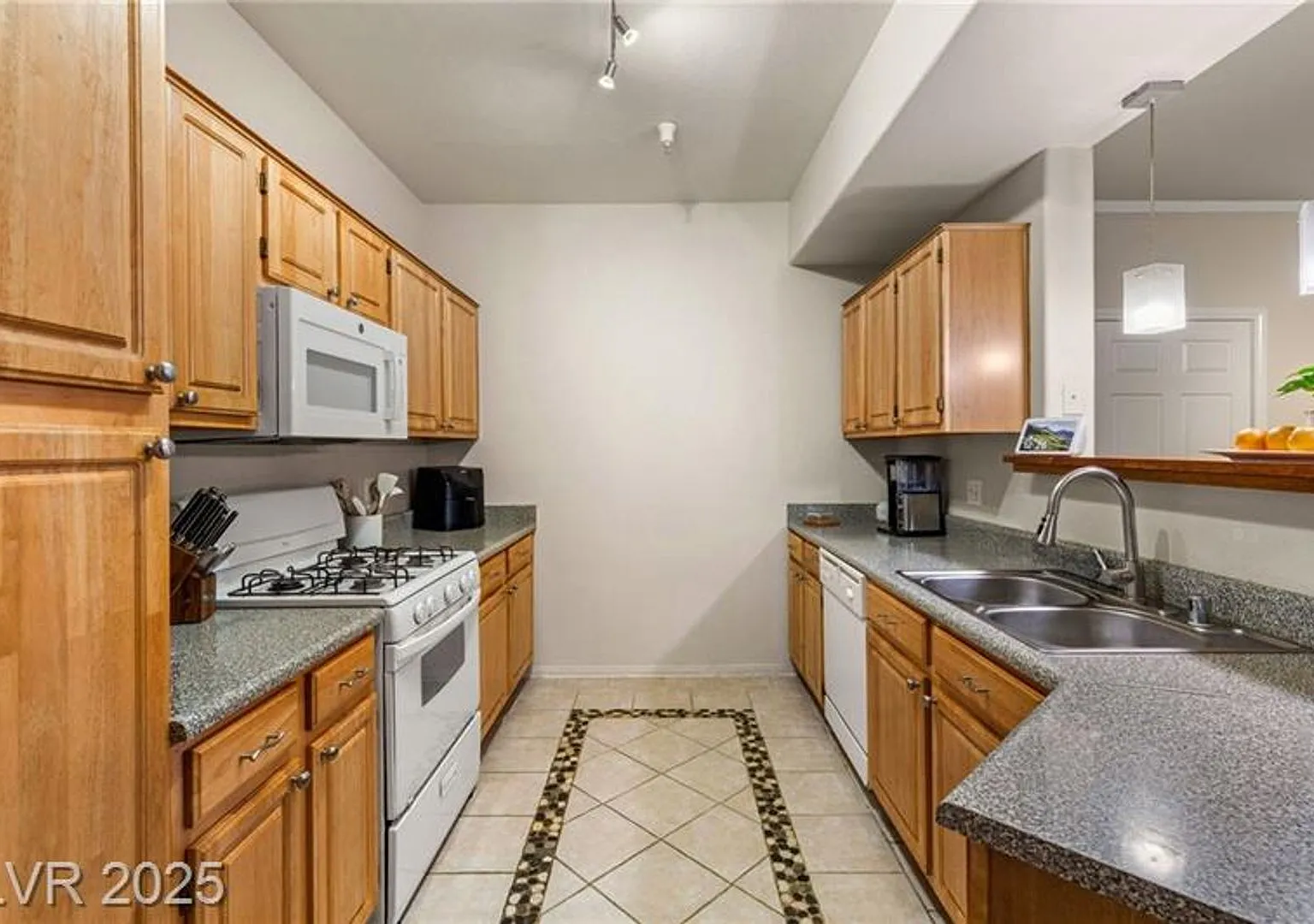 5855 Valley Dr — Photo 4