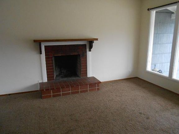 2nd image of 684 Navarre Dr