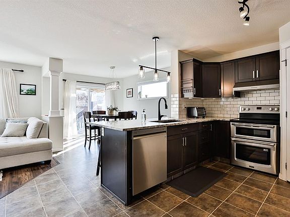 4th image of 437 N Twinriver Rd W