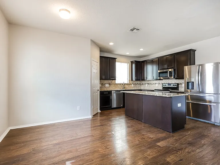 9431 Hanover Sky — Photo 6