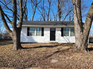 1820 N Vista Dr, Independence, MO 64058