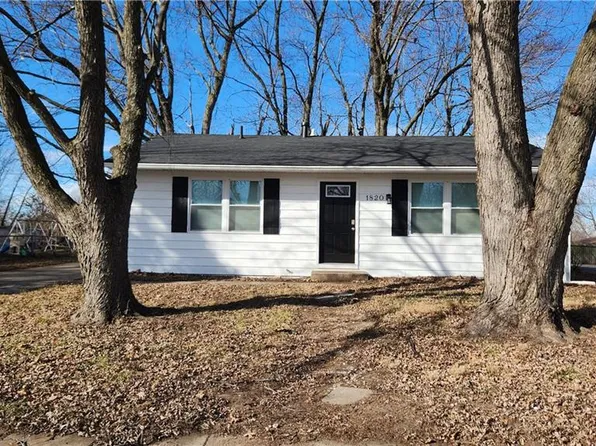 1820 N Vista Dr, Independence, MO 64058