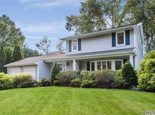14 Northgate Dr, Greenlawn, NY 11740