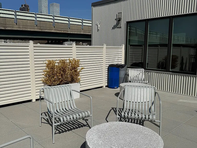 403 7th St #401 — Photo 25
