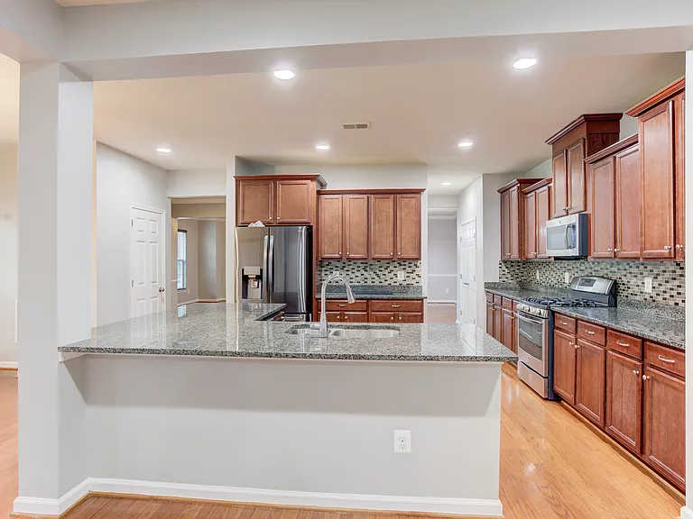20846 Ashburn Heights Dr — Photo 15