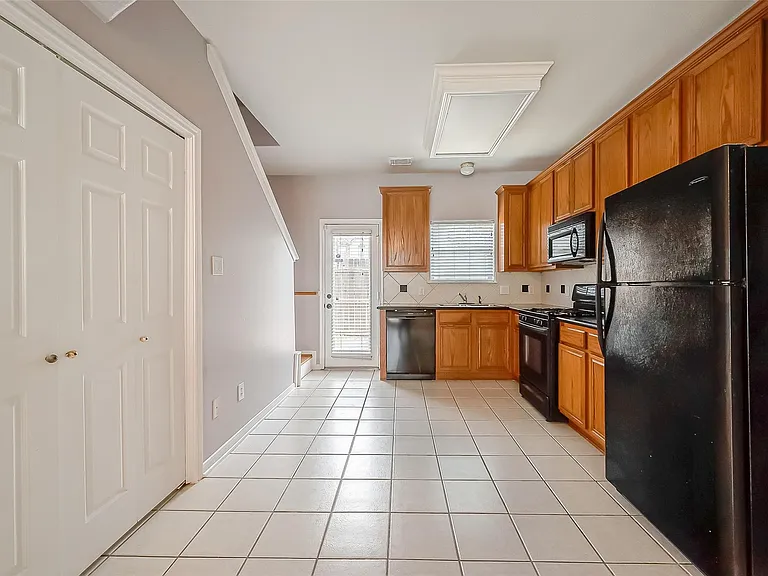 206 Sydnor St — Photo 12